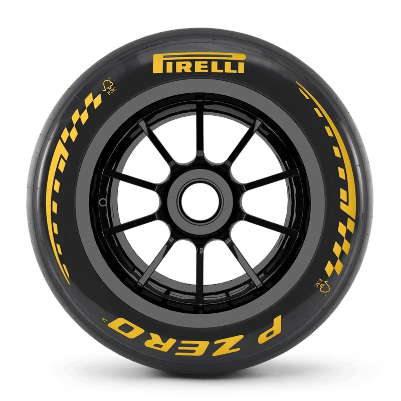 Pneu Pirelli P Zero de Formule 1 à flancs jaunes, composé medium