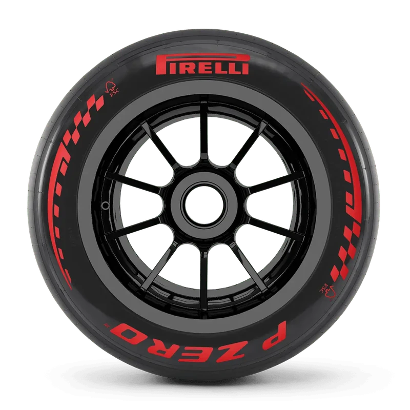 Pneu Pirelli P Zero de Formule 1 à flancs rouges, composé soft